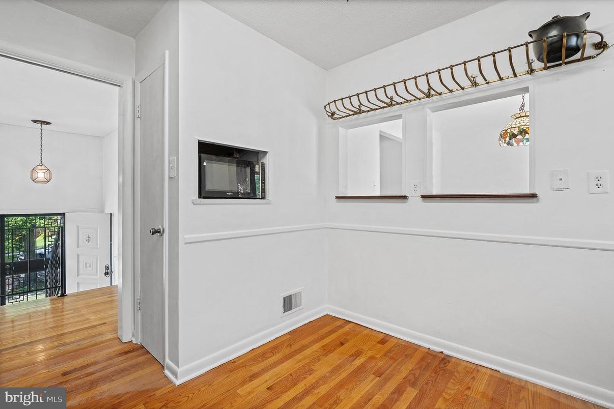 Fireplace, Interior, Pendant Lights, Wood Texture Flooring