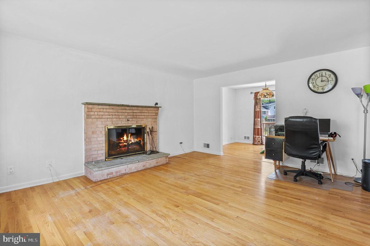 Fireplace, Home Office, Interior, Wood Texture Flooring