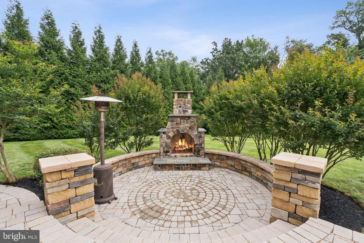 Exterior, Fireplace