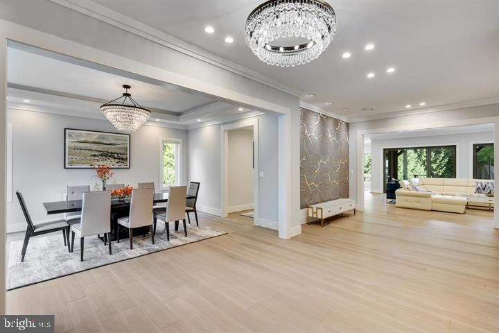 Chandelier, Dining room, Interior, Living room, Recessed Lighting, Wood Texture Flooring