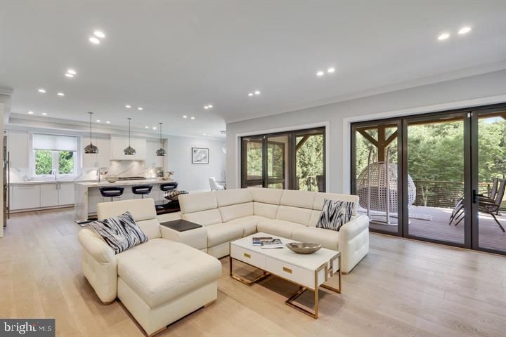 Interior, Kitchen, Living room, Pendant Lights, Recessed Lighting, Wood Texture Flooring