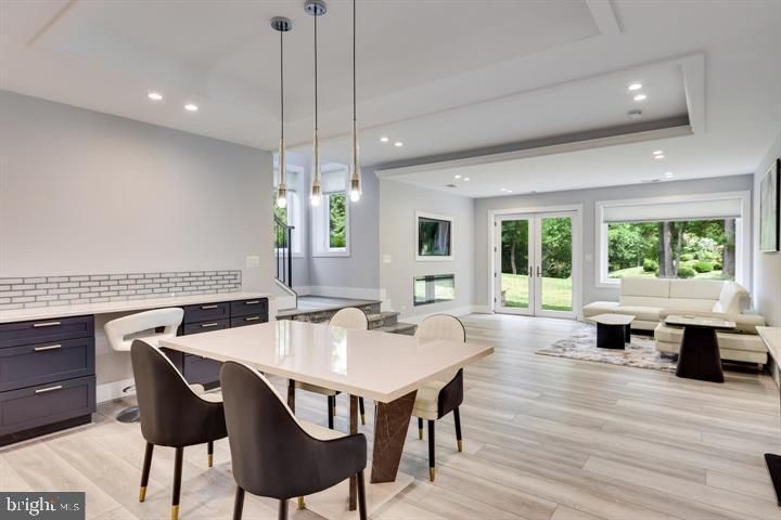 Dining room, Interior, Living room, Pendant Lights, Recessed Lighting, Wood Texture Flooring