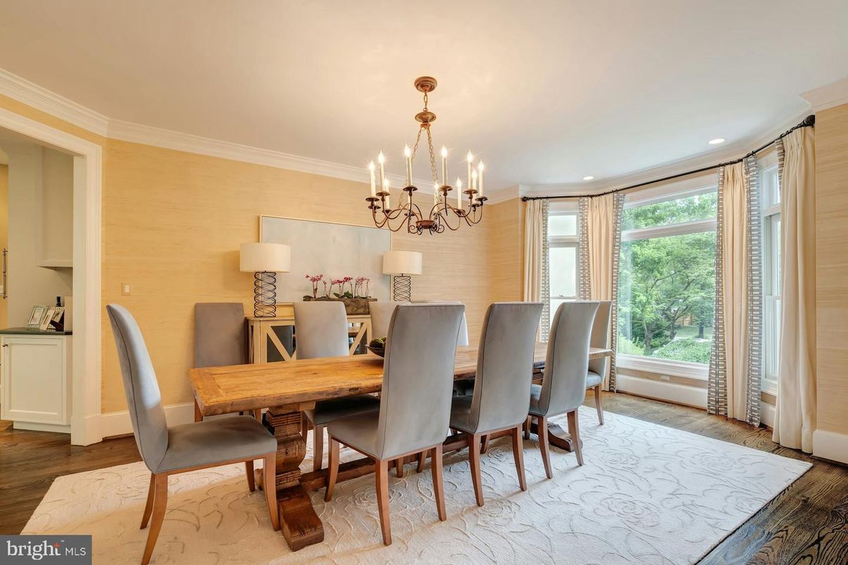Chandelier, Dining room, Interior, Recessed Lighting, Wood Texture Flooring