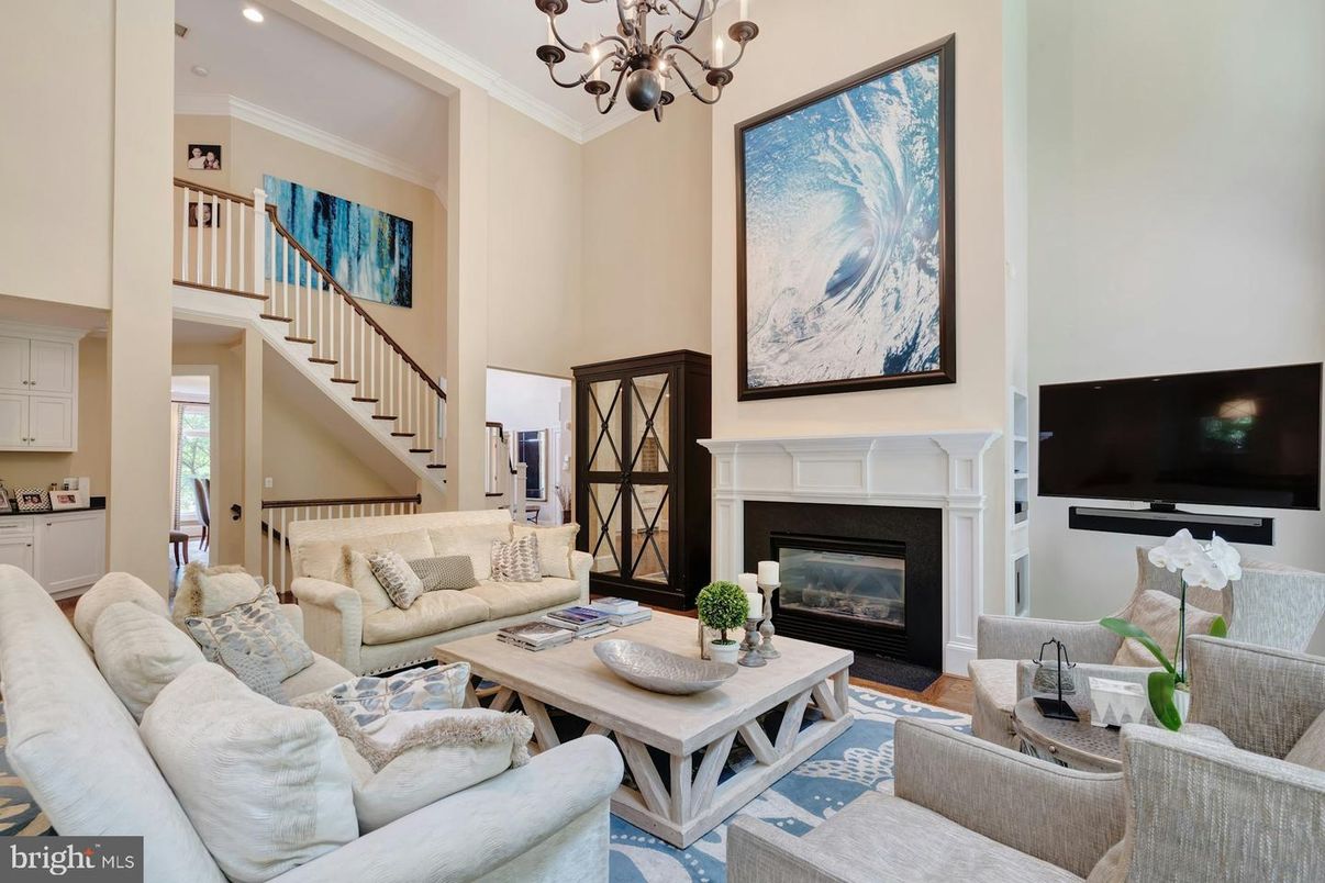 Chandelier, Fireplace, Interior, Living room, Recessed Lighting