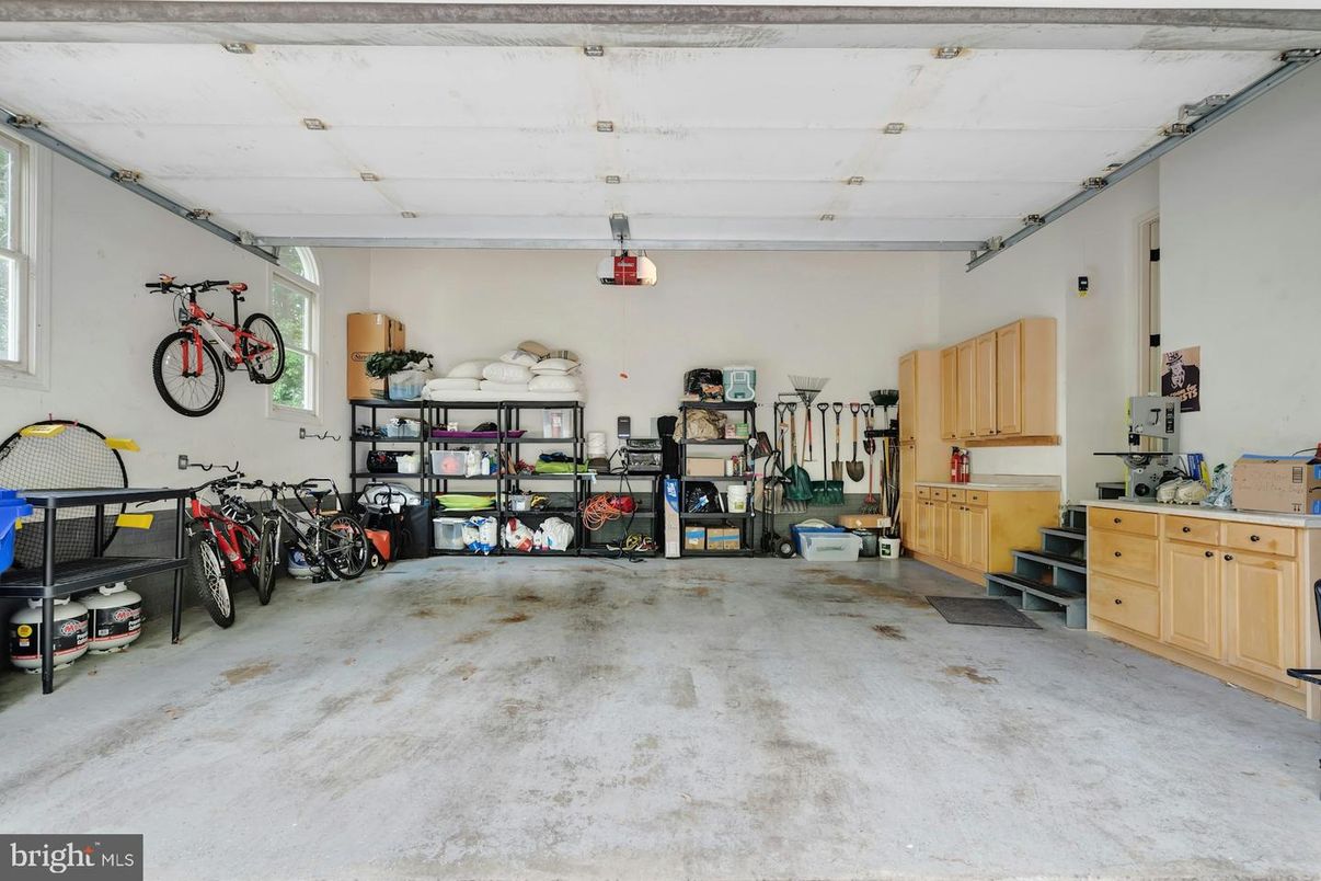 Garage, Interior