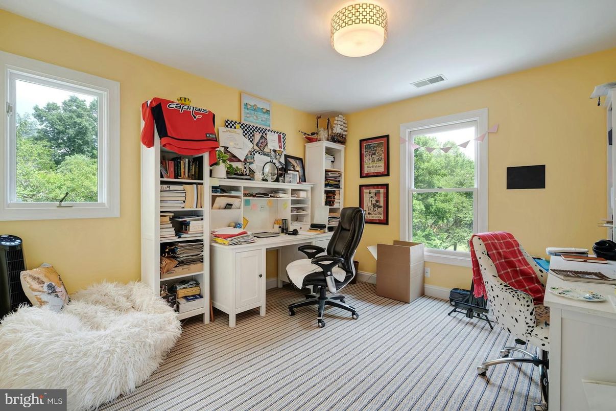 Home Office, Interior