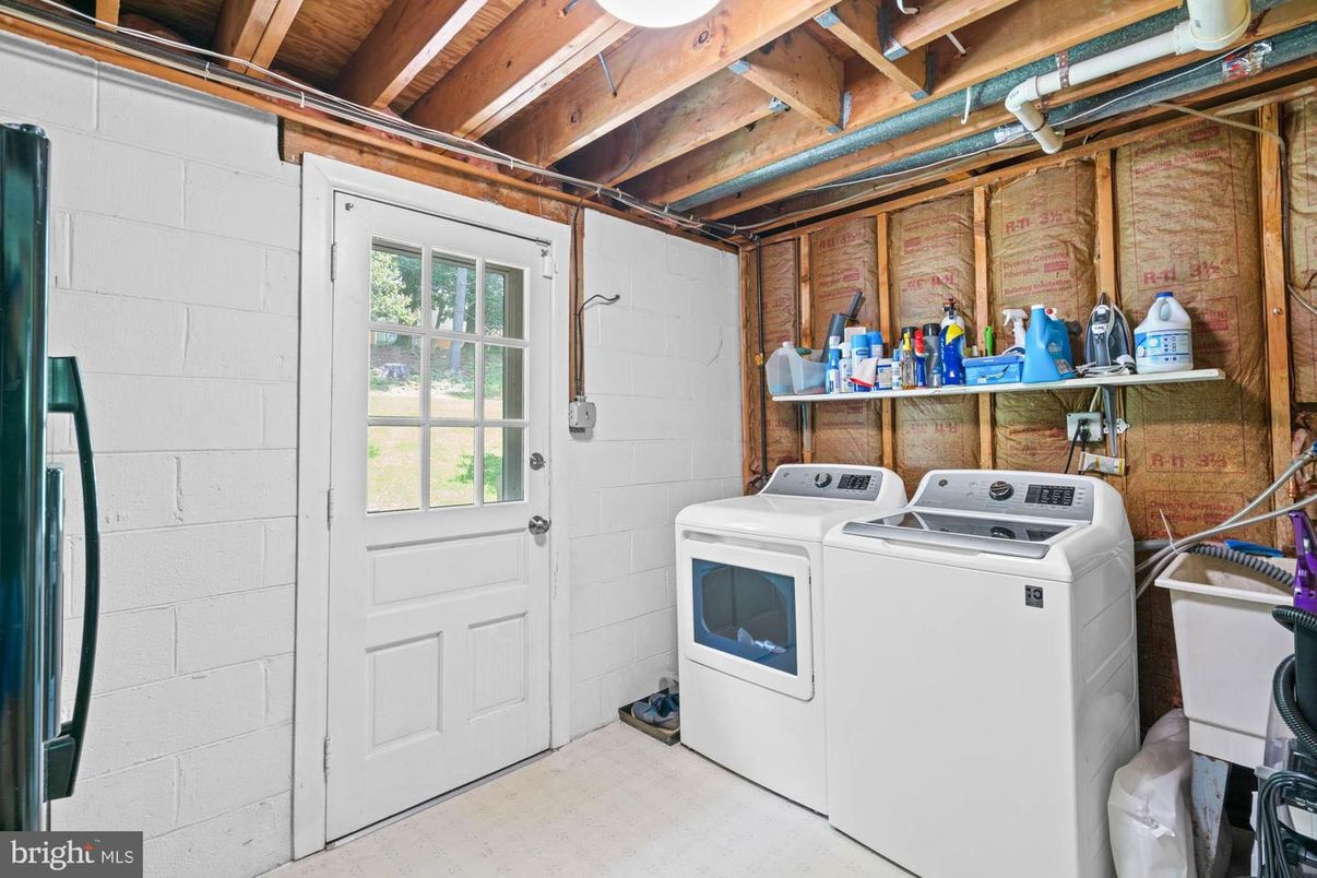 Interior, Stone Walls, Washer, Wooden Beams, Wooden Ceilings