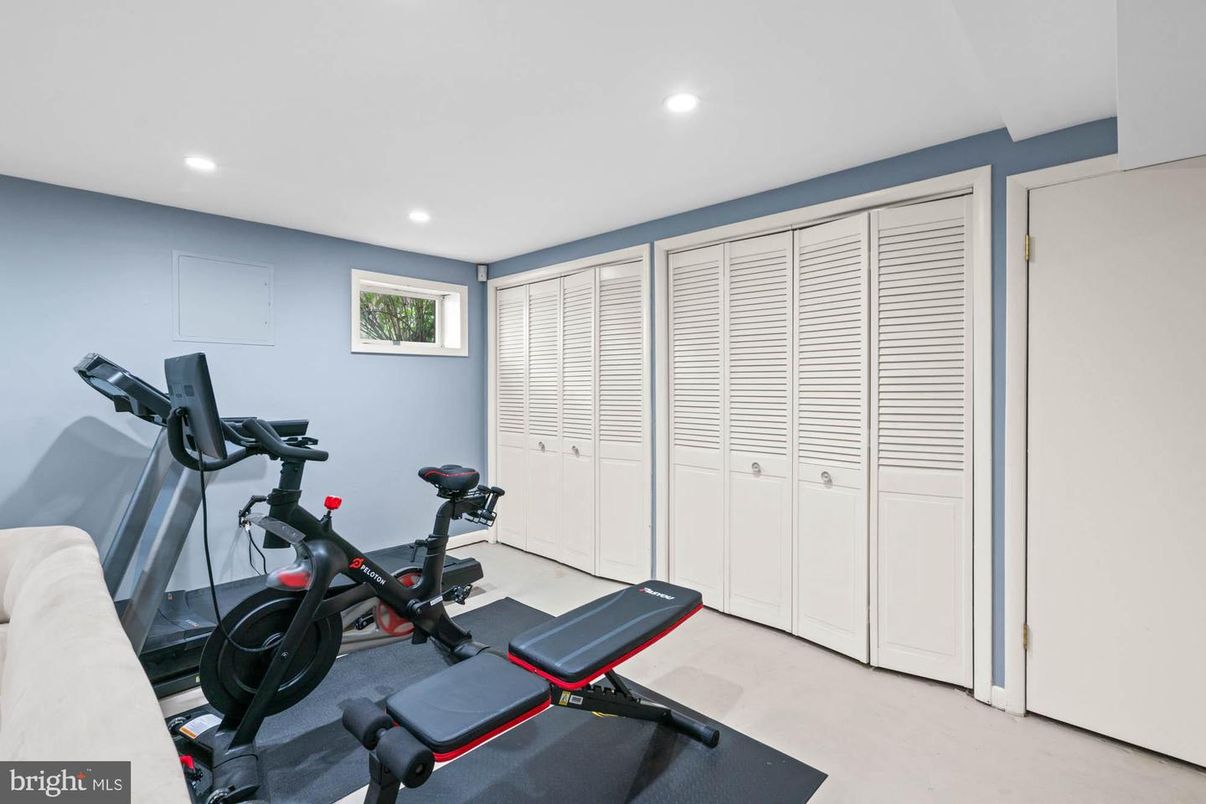 Fitness Equipment, Interior, Recessed Lighting