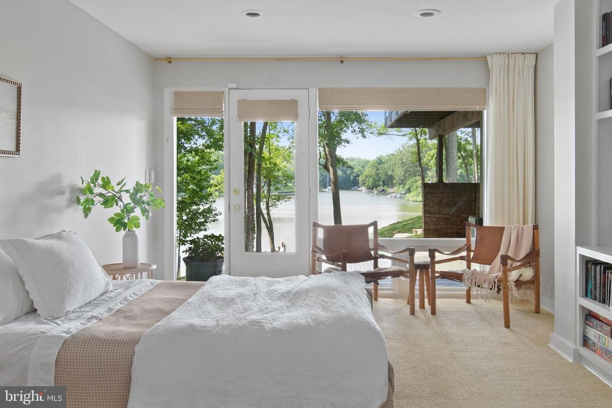 Bedroom, Interior, Recessed Lighting, Water