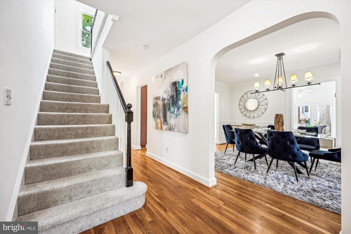 Chandelier, Dining room, Interior, Pendant Lights, Recessed Lighting, Wood Texture Flooring