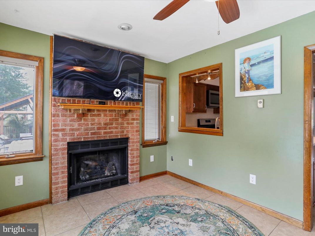 Fireplace, Interior, Recessed Lighting