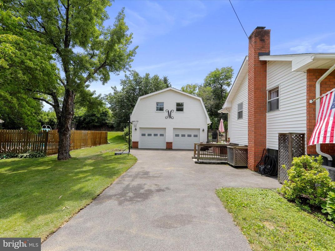 Backyard, Detached Garage, Exterior