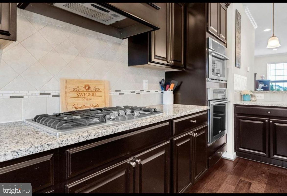 Interior, Kitchen, Pendant Lights, Wood Texture Flooring