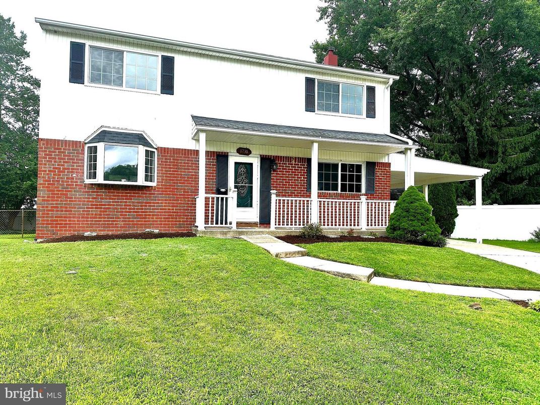 Exterior, Facade, Brick Facade, Split Level