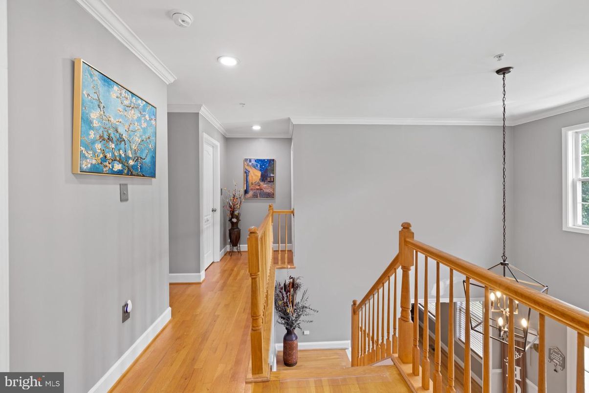 Interior, Pendant Lights, Recessed Lighting, Wood Texture Flooring