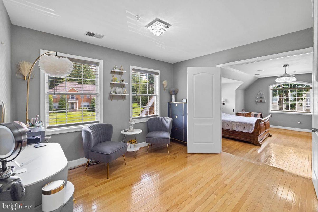 Bedroom, Home Office, Interior, Pendant Lights, Wood Texture Flooring