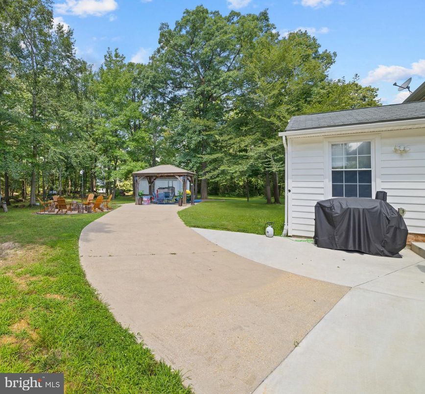 Backyard, Detached Garage, Exterior