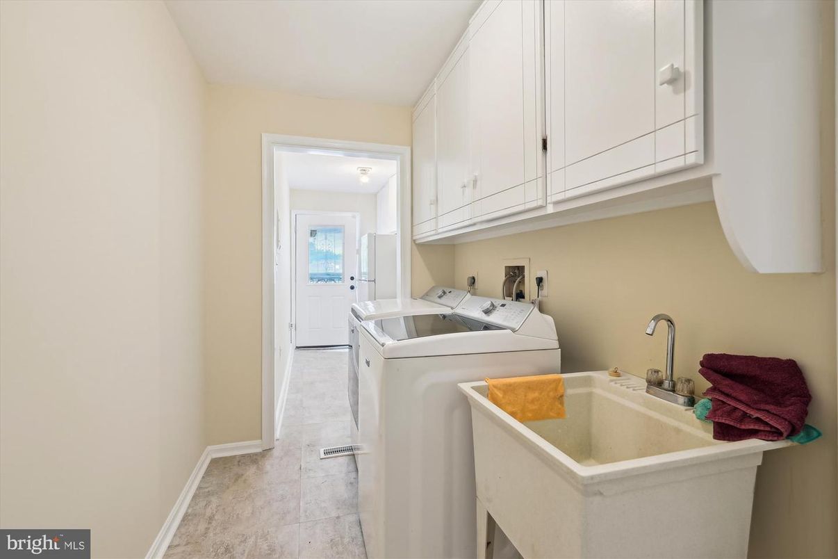 Interior, Washer