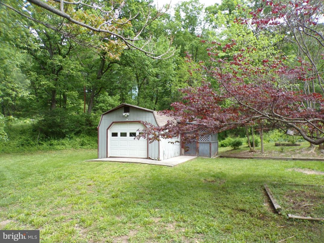 Backyard, Detached Garage, Exterior