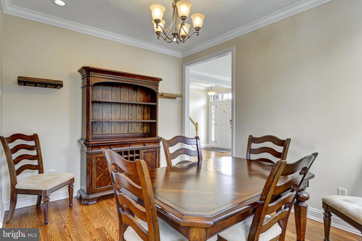 Chandelier, Dining room, Interior, Recessed Lighting, Wood Texture Flooring