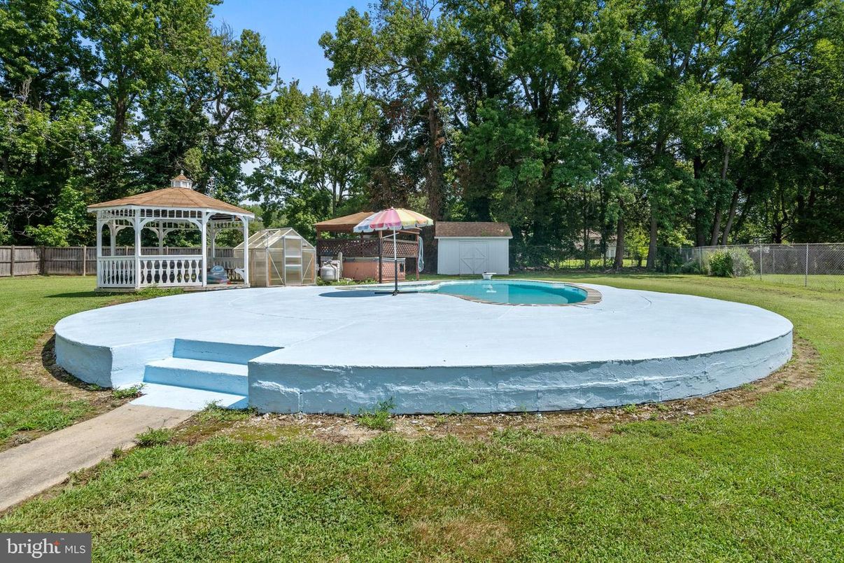 Backyard, Exterior, Pool