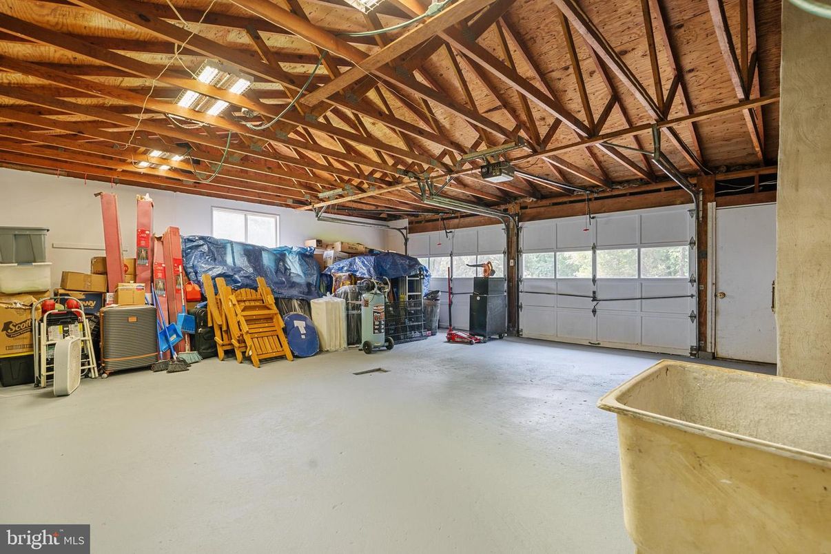 Garage, Interior, Wooden Beams, Wooden Ceilings