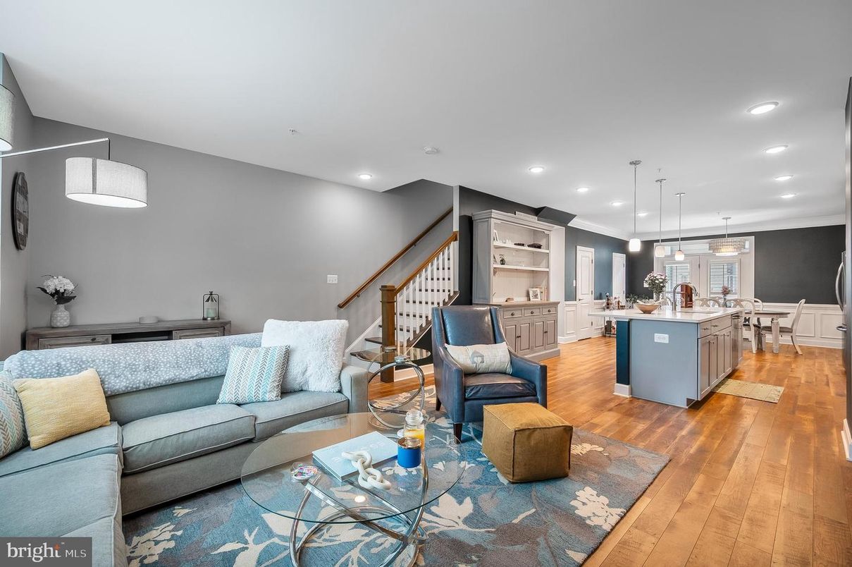 Dining room, Interior, Kitchen, Living room, Pendant Lights, Recessed Lighting, Wood Texture Flooring
