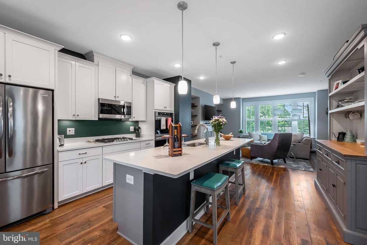 Dining room, Interior, Kitchen, Living room, Pendant Lights, Recessed Lighting, Stainless Steel Appliances, Wood Texture Flooring