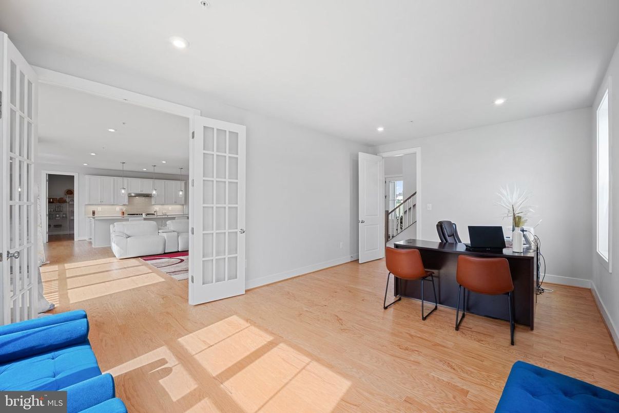 Dining room, Interior, Kitchen, Pendant Lights, Recessed Lighting, Wood Texture Flooring