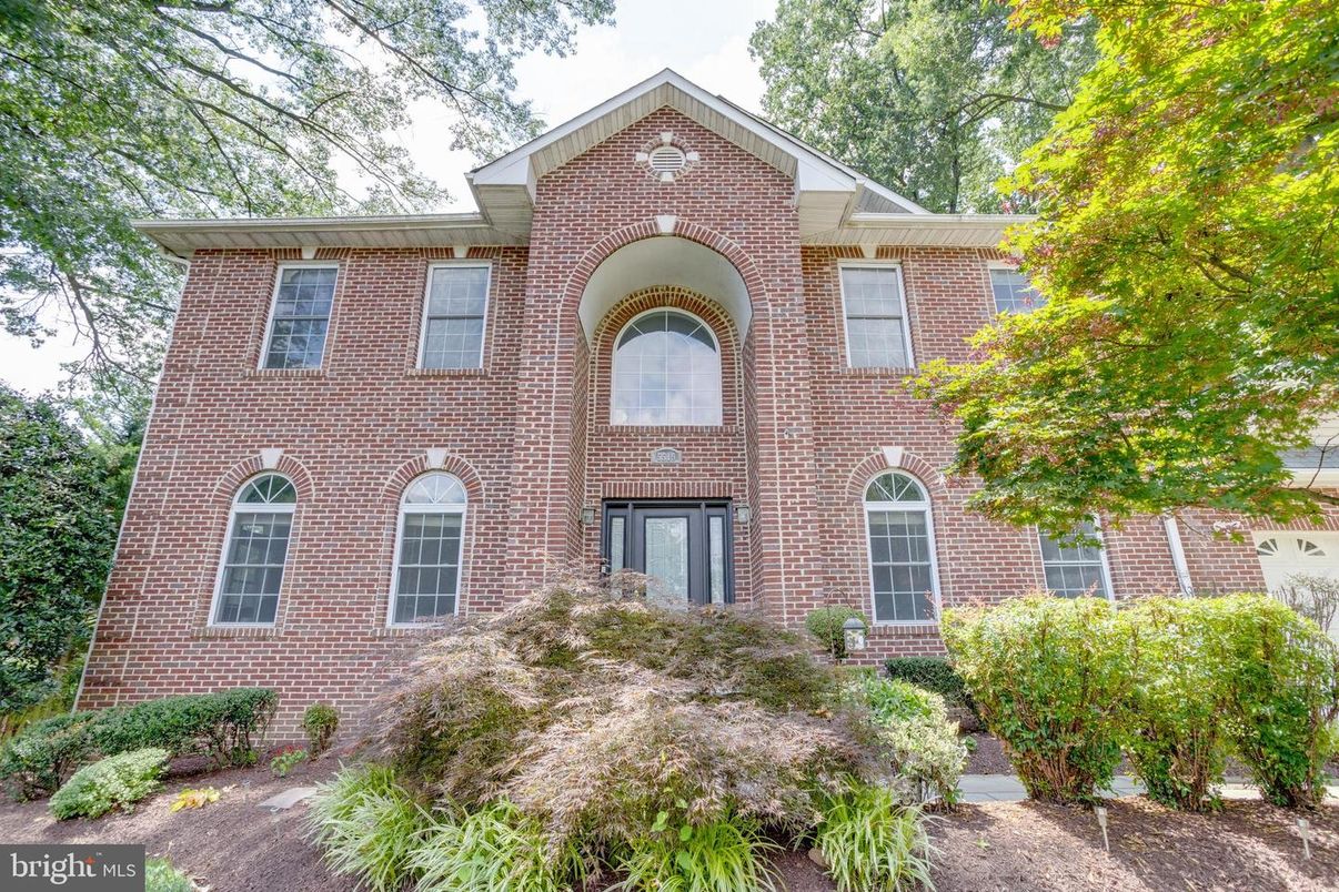 Exterior, Facade, Brick Facade, Brick Traditional