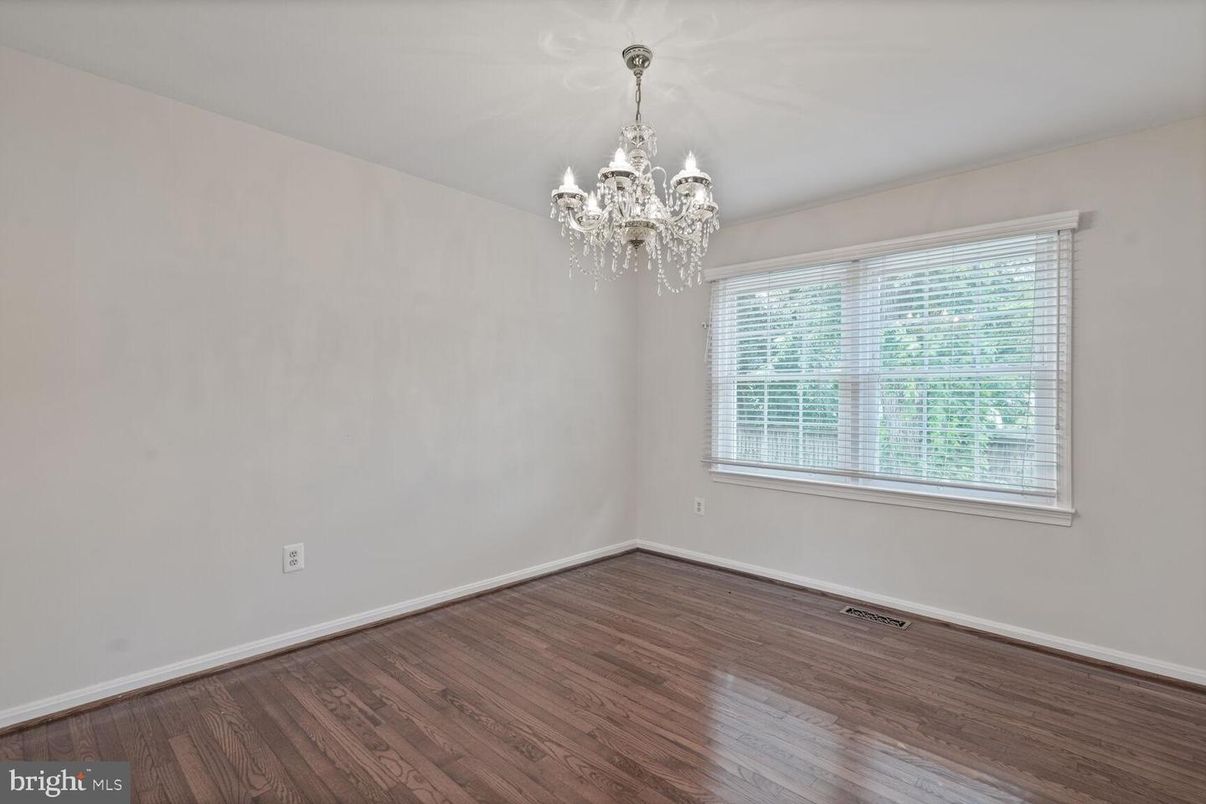 Chandelier, Empty room, Interior, Wood Texture Flooring