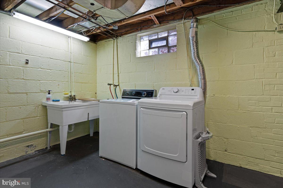 Interior, Stone Walls, Washer