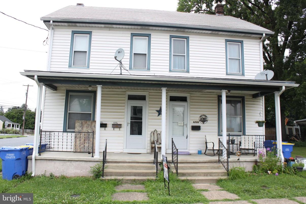 Exterior, Facade, American Foursquare