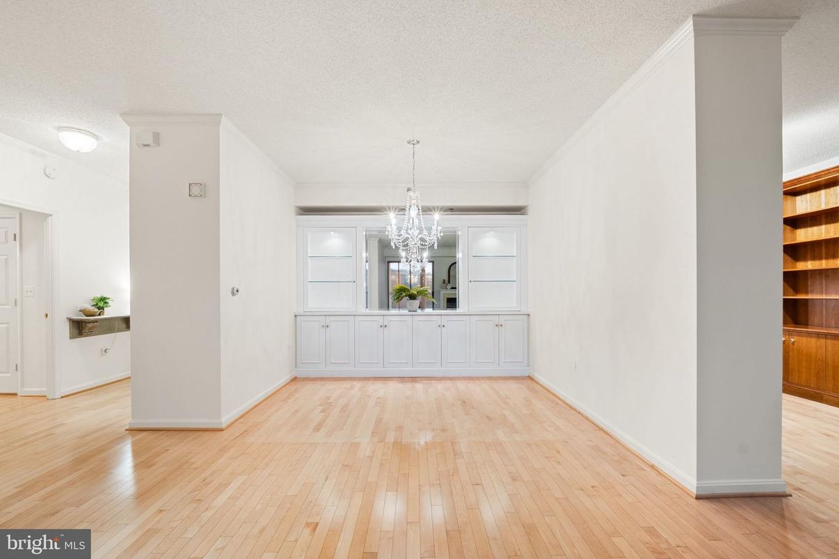 Chandelier, Empty room, Interior, Wood Texture Flooring