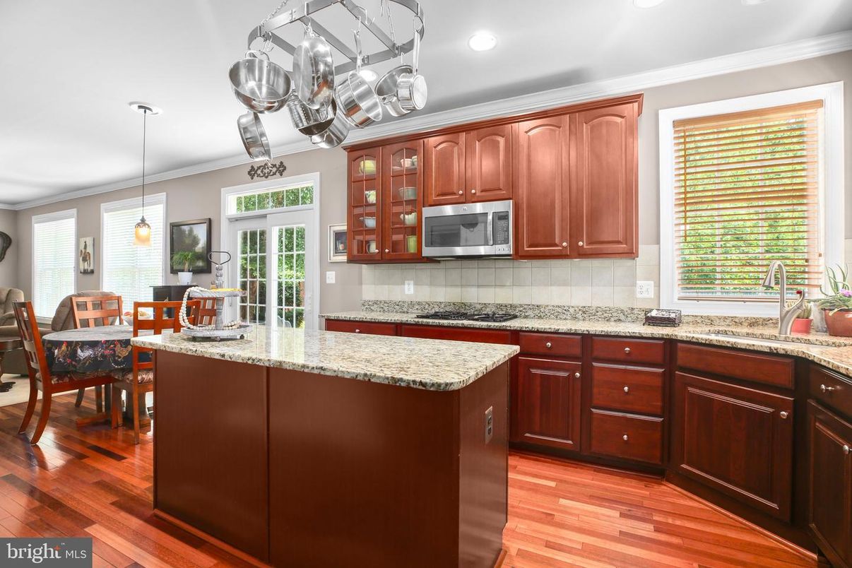 Dining room, Interior, Kitchen, Pendant Lights, Recessed Lighting, Wood Texture Flooring