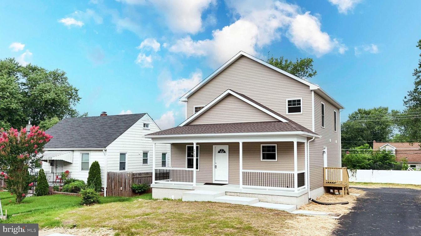 Backyard, Exterior, Facade, Farmhouse