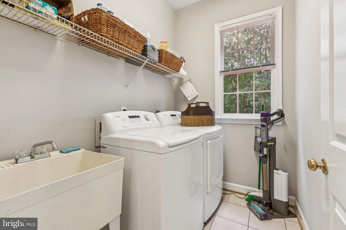 Interior, Washer