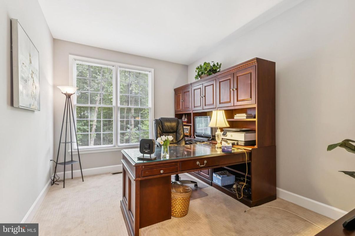 Home Office, Interior