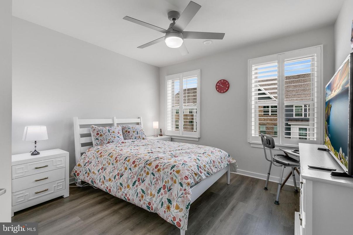 Bedroom, Home Office, Interior, Wood Texture Flooring