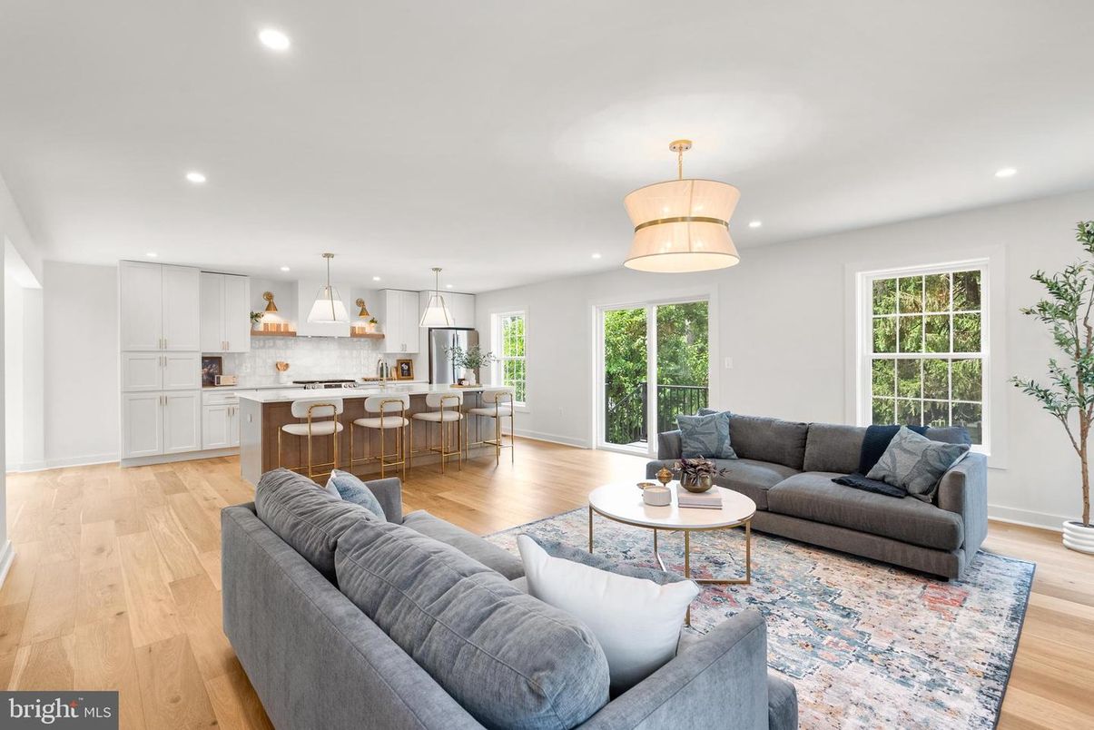 Interior, Kitchen, Living room, Pendant Lights, Recessed Lighting, Wood Texture Flooring