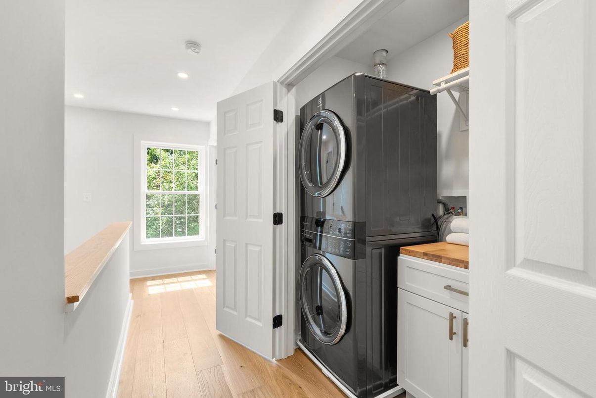 Interior, Recessed Lighting, Utility Closets, Washer, Wood Texture Flooring