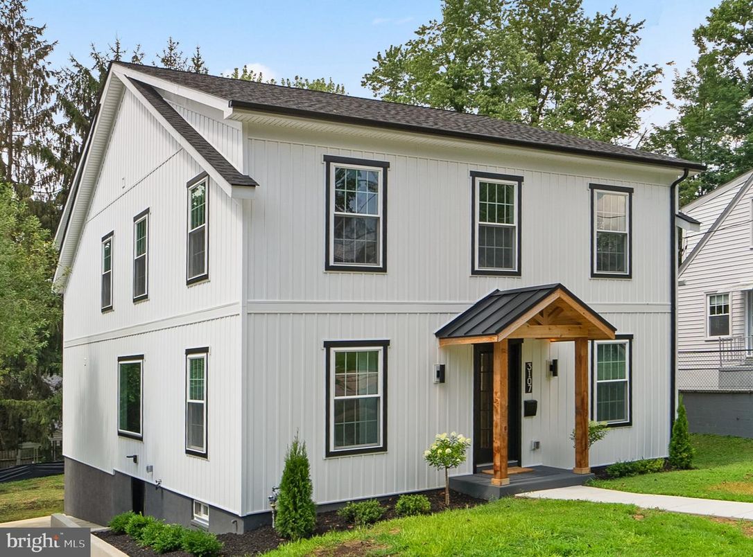Exterior, Facade, Farmhouse