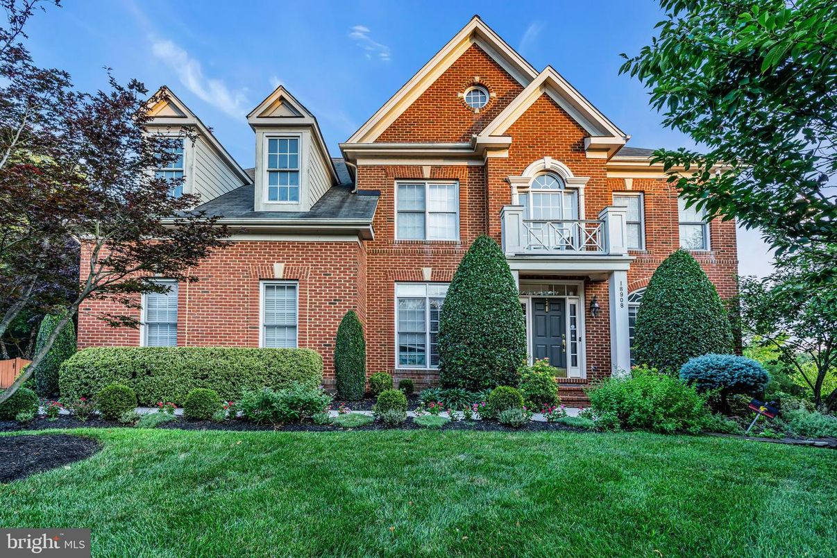 Exterior, Facade, Brick Facade, Brick Traditional