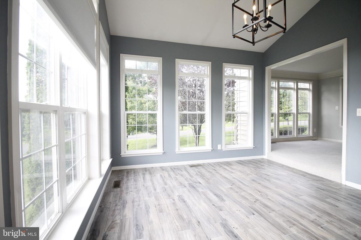 Empty room, Interior, Pendant Lights, Wood Texture Flooring