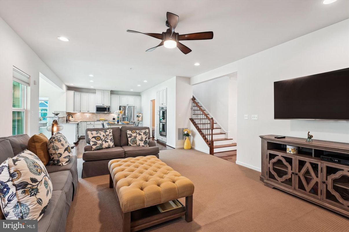 Interior, Kitchen, Living room, Recessed Lighting, Stainless Steel Appliances