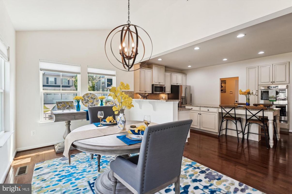 Chandelier, Dining room, Interior, Kitchen, Pendant Lights, Recessed Lighting, Wood Texture Flooring