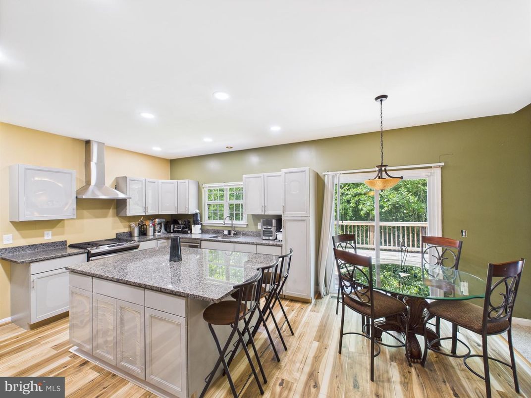 Dining room, Interior, Kitchen, Pendant Lights, Recessed Lighting, Wood Texture Flooring