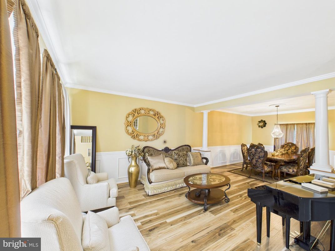 Dining room, Interior, Living room, Pendant Lights, Piano, Wood Texture Flooring