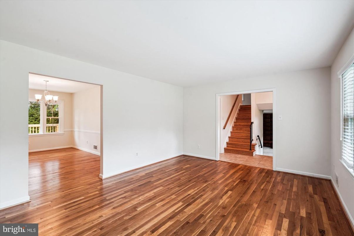 Chandelier, Empty room, Interior, Wood Texture Flooring