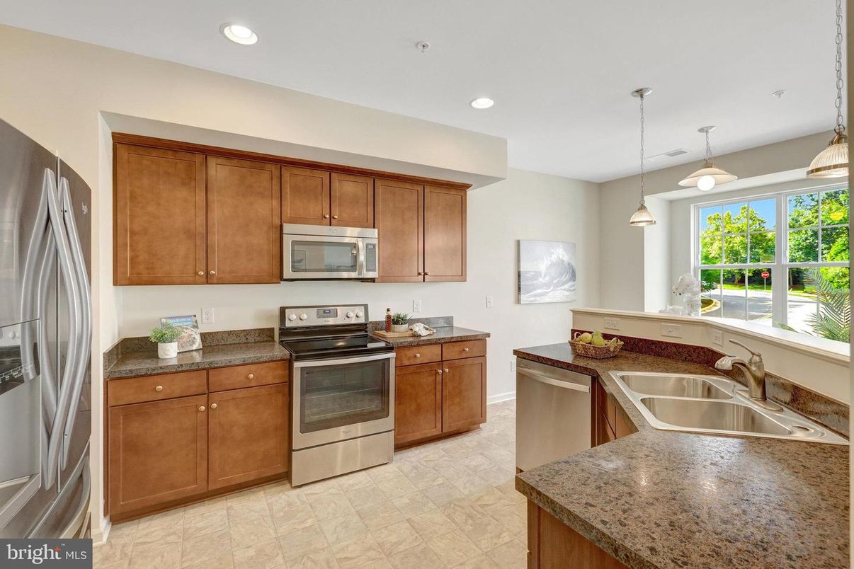 Interior, Kitchen, Pendant Lights, Recessed Lighting, Stainless Steel Appliances